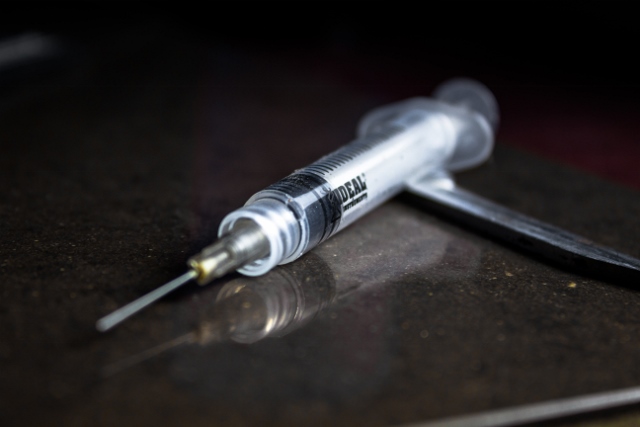 needle and syringe for vaccination